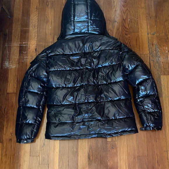 Black moncler puffer - Picture 2 of 6